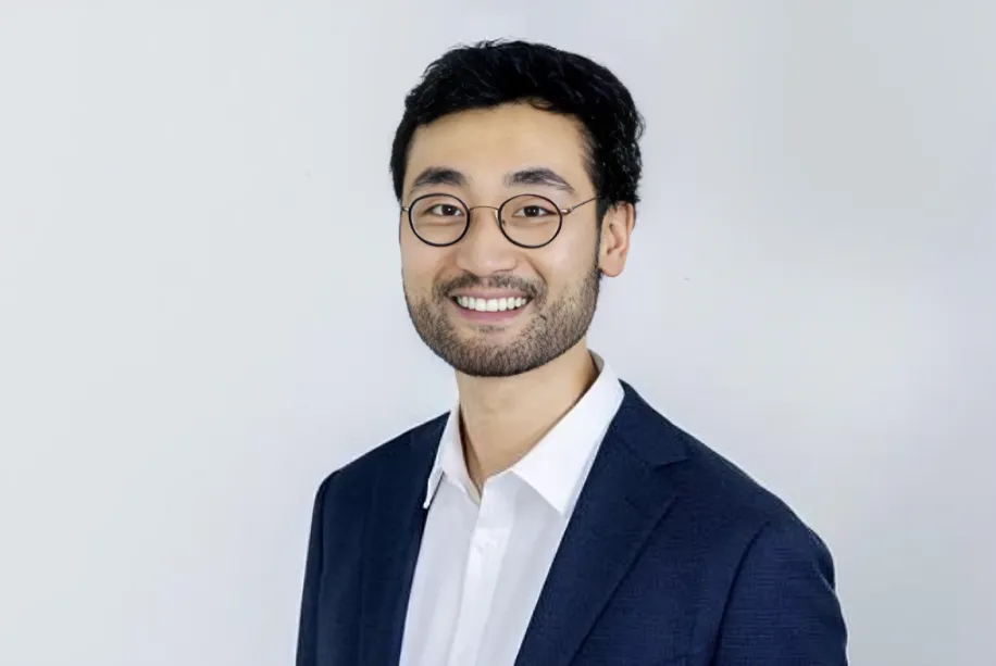 Dr William Yan
